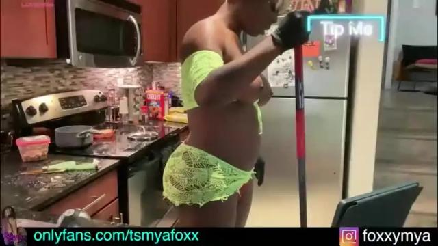 Image 11 of tsfoxx Stream on Chaturbate on 2 days ago