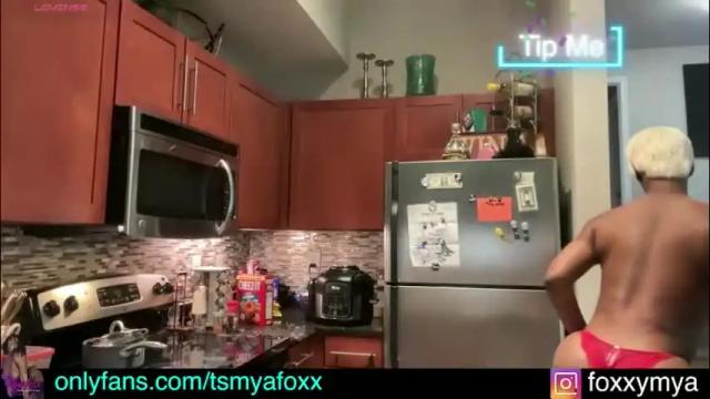 Image 4 of tsfoxx Stream on Chaturbate on 2 days ago