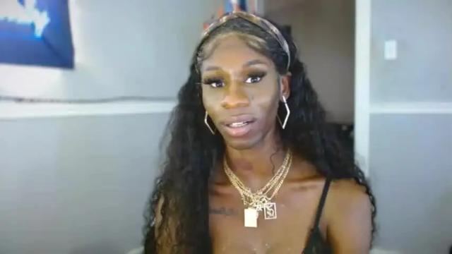 Image 12 of tshottieofficial Stream on Chaturbate on 17 months ago