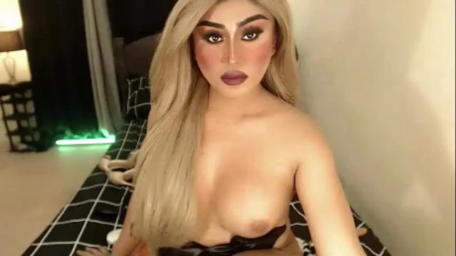 Image 4 of tshugescock Stream on Chaturbate on 22 days ago