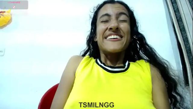 Image 3 of tsmilingg Stream on Chaturbate on 4 months ago