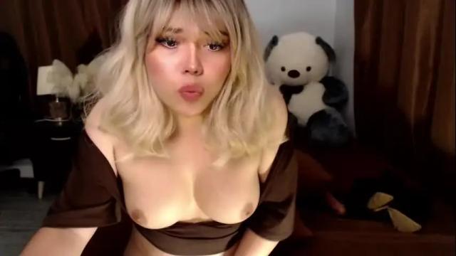 Image 12 of tssassy_julie23 Stream on Chaturbate on 26 days ago