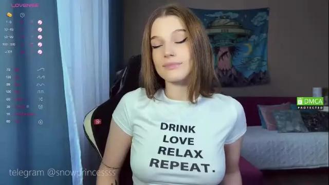 Image 2 of tsukuemi_no_mikoto Stream on Chaturbate on 3 months ago