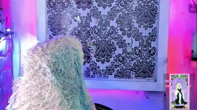 Image 3 of tsviolett Stream on Chaturbate on 1 month ago