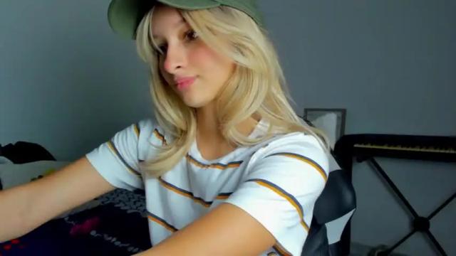 Thumbnail 3, tutyhot's Stream at Chaturbate, 17 months ago