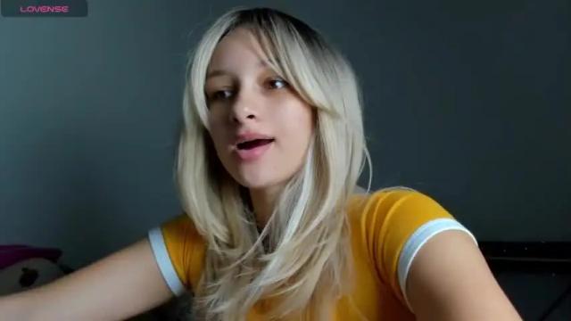 Image 10 of tutyhot Stream on Chaturbate on 17 months ago