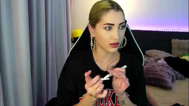 Image 2 of tweety_twist Stream on Chaturbate on 1 month ago