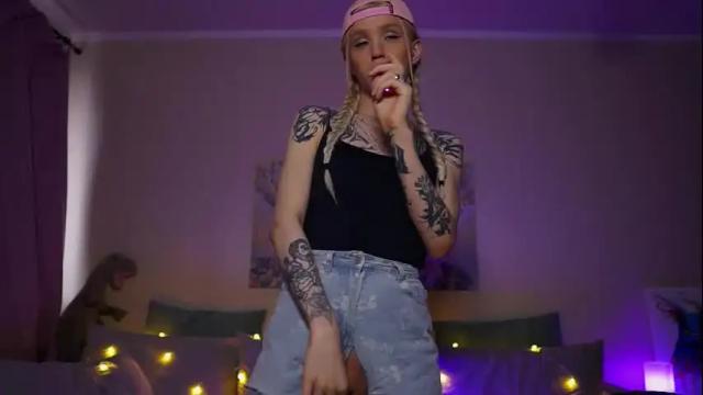 Image 10 of twiinkie_pie Stream on Chaturbate on 1 month ago