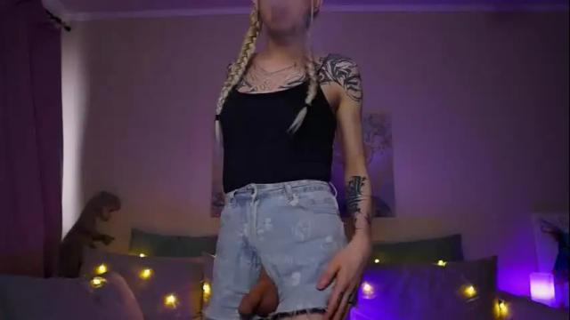 Image 2 of twiinkie_pie Stream on Chaturbate on 1 month ago