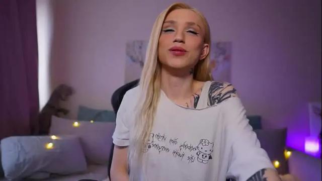 Image 12 of twiinkie_pie Stream on Chaturbate on 27 days ago