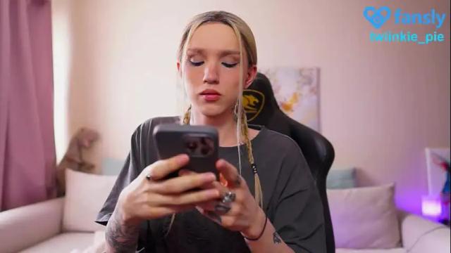 Thumbnail 1, twiinkie_pie's Stream at Chaturbate, 1 month ago