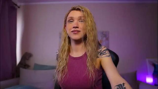 Image 12 of twiinkie_pie Stream on Chaturbate on 1 month ago