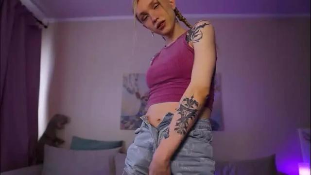 Image 4 of twiinkie_pie Stream on Chaturbate on 1 month ago
