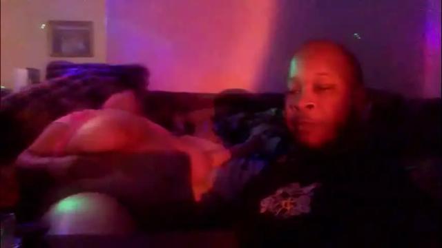 Image 8 of twinandlea Stream on Chaturbate on 2 months ago