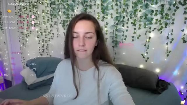 Image 2 of twinklevi Stream on Chaturbate on 21 months ago