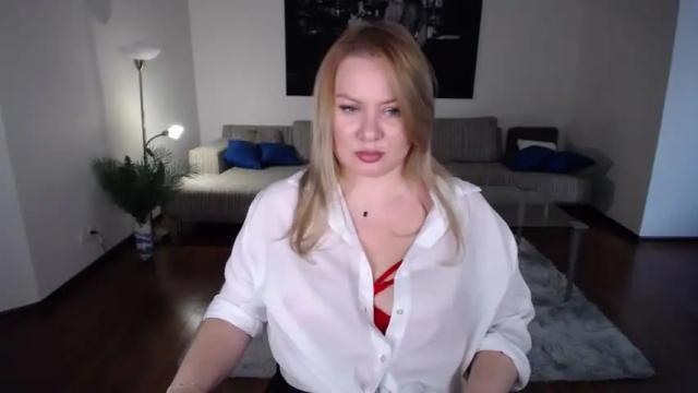 Image 10 of twinklingstare Stream on Chaturbate on 14 months ago
