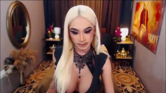 Image 6 of twofuckablestrans Stream on Chaturbate on 5 months ago