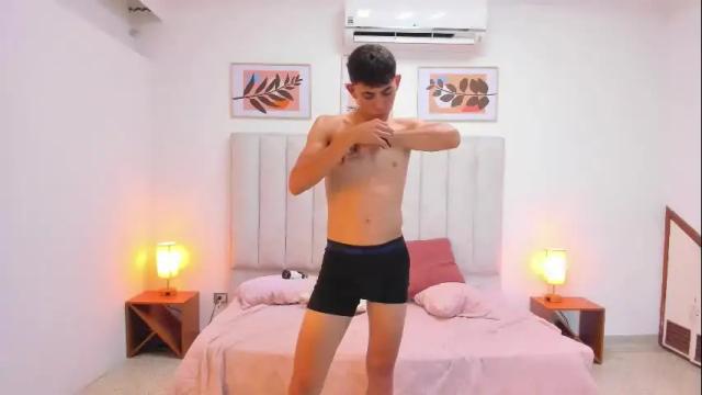Thumbnail 1, twogirls2boys's Stream at Chaturbate, 28 days ago