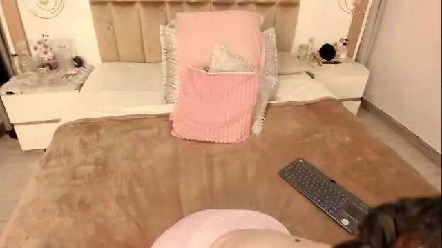 Image 2 of twwiiggy19 Stream on Chaturbate on 1 month ago