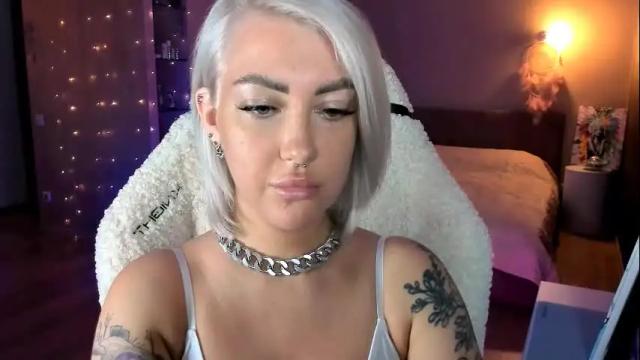 Image 4 of tykioty_miley Stream on Chaturbate on 1 month ago