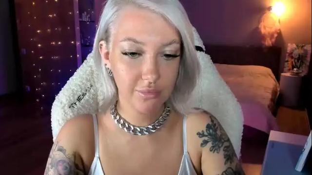 Image 2 of tykioty_miley Stream on Chaturbate on 1 month ago