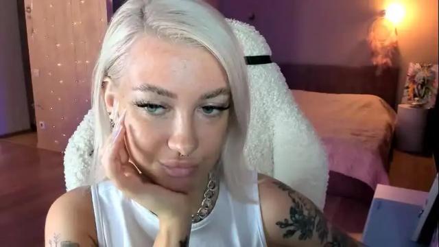 Image 7 of tykioty_miley Stream on Chaturbate on 1 month ago
