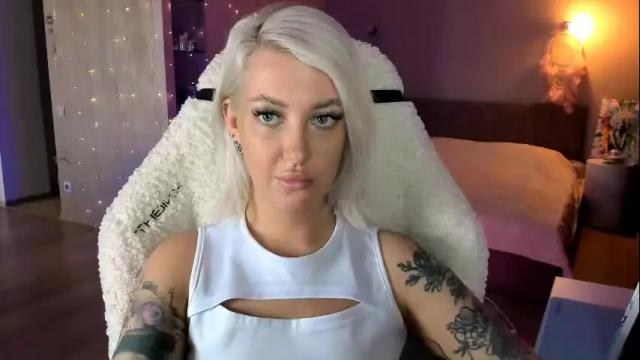 Image 2 of tykioty_miley Stream on Chaturbate on 1 month ago