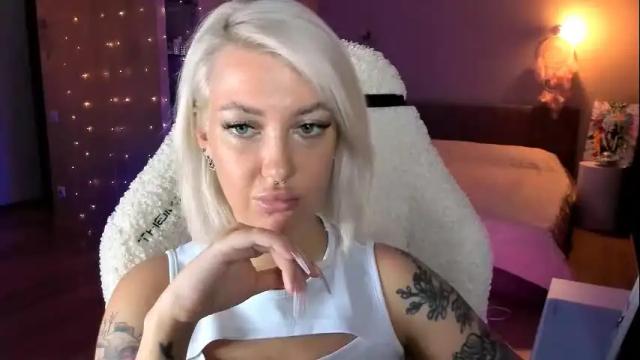 Image 7 of tykioty_miley Stream on Chaturbate on 1 month ago