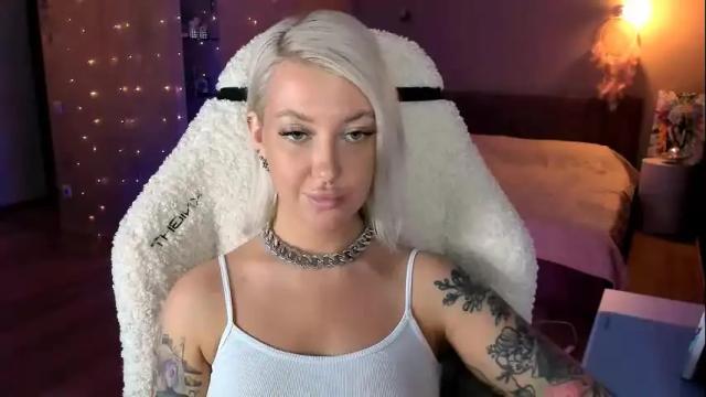 Image 4 of tykioty_miley Stream on Chaturbate on 1 month ago