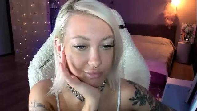Image 11 of tykioty_miley Stream on Chaturbate on 14 days ago