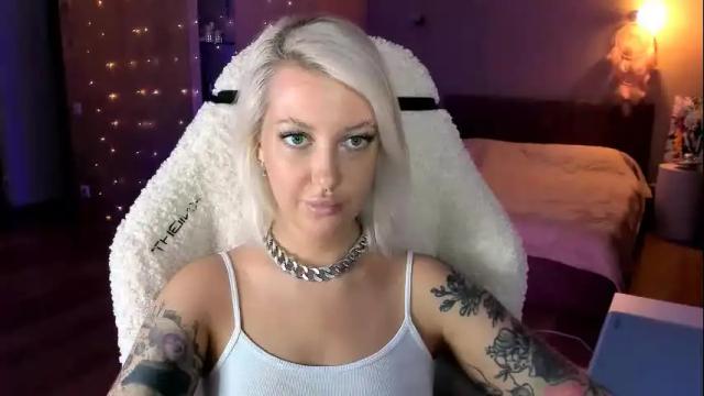 Image 7 of tykioty_miley Stream on Chaturbate on 10 days ago