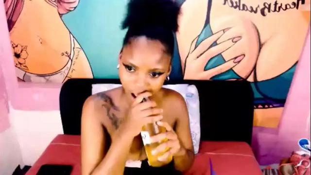 Image 2 of tyrabangz Stream on Chaturbate on 21 days ago
