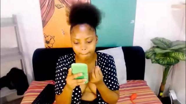 Image 12 of tyrabangz Stream on Chaturbate on 6 days ago