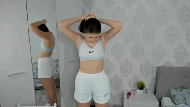 Image 2 of udelahearl Stream on Chaturbate on 14 months ago
