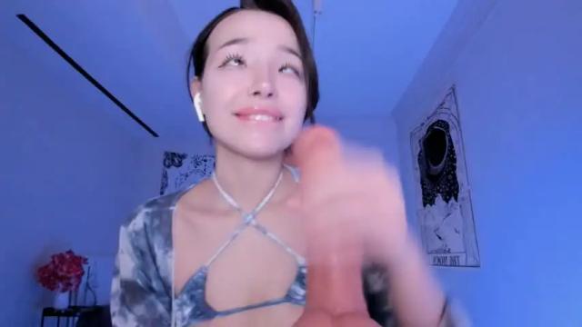 Image 10 of uhhottie Stream on Chaturbate on 15 months ago