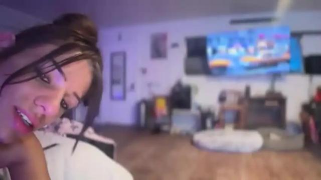 Image 10 of ukrainianlove444 Stream on Chaturbate on 15 months ago