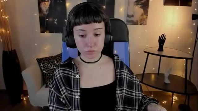 Image 3 of umekomisa Stream on Chaturbate on 1 month ago