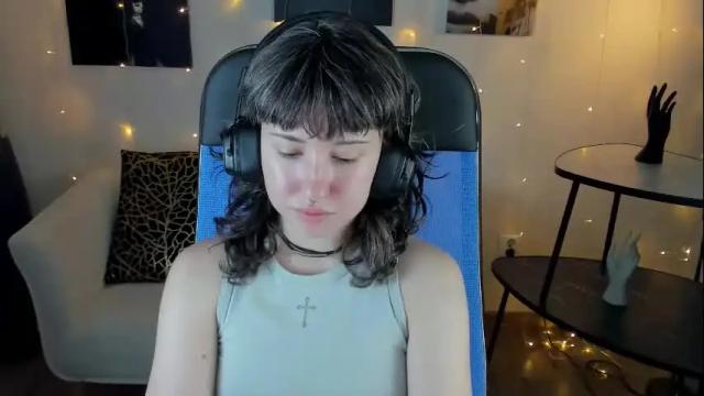 Image 3 of umekomisa Stream on Chaturbate on 2 days ago