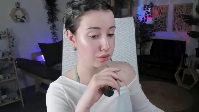 Image 2 of umekomisa Stream on Chaturbate on 3 months ago