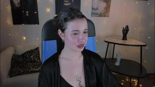 Image 2 of umekomisa Stream on Chaturbate on 3 months ago