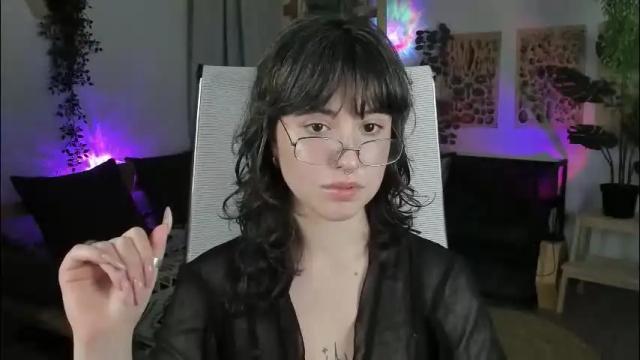 Image 2 of umekomisa Stream on Chaturbate on 3 months ago