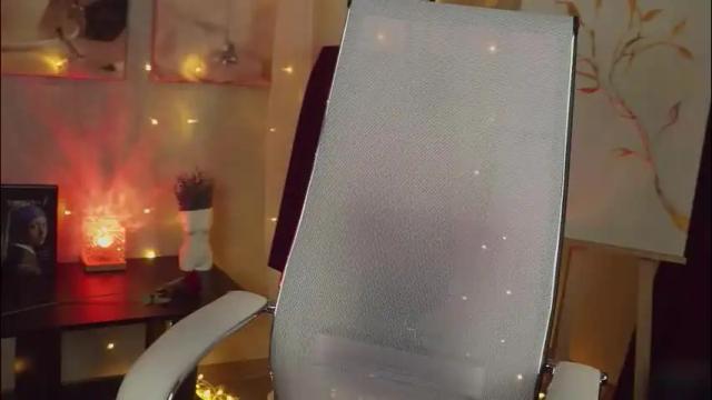 Image 3 of umekomisa Stream on Chaturbate on 3 months ago