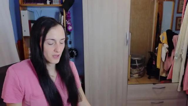 Image 2 of umi_gg Stream on Chaturbate on 19 months ago