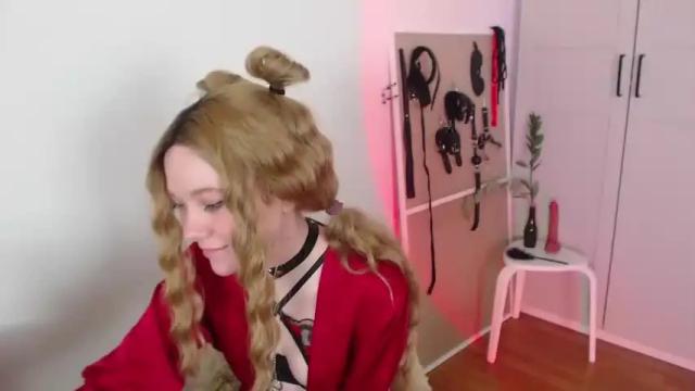 Image 2 of undimoon Stream on Chaturbate on 19 months ago