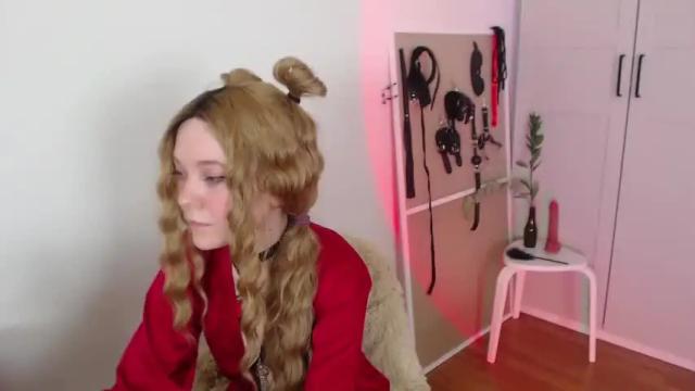 Image 4 of undimoon Stream on Chaturbate on 19 months ago