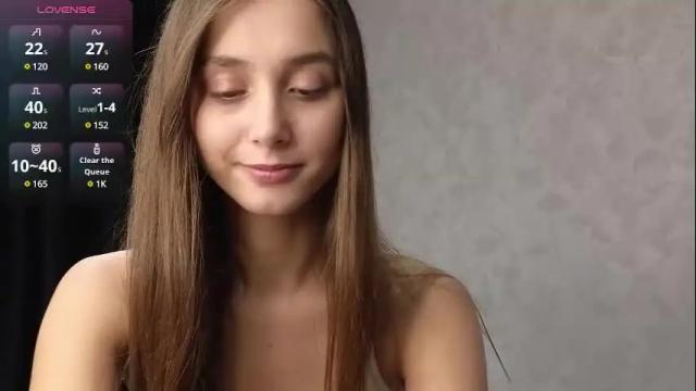Image 12 of unearthly_julia Stream on Chaturbate on 26 days ago