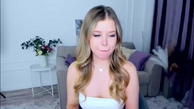 Image 2 of unforgettablalice Stream on Chaturbate on 3 months ago