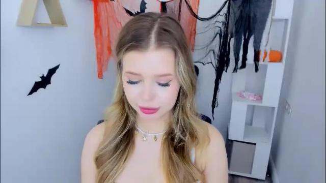 Image 4 of unforgettablalice Stream on Chaturbate on 2 months ago