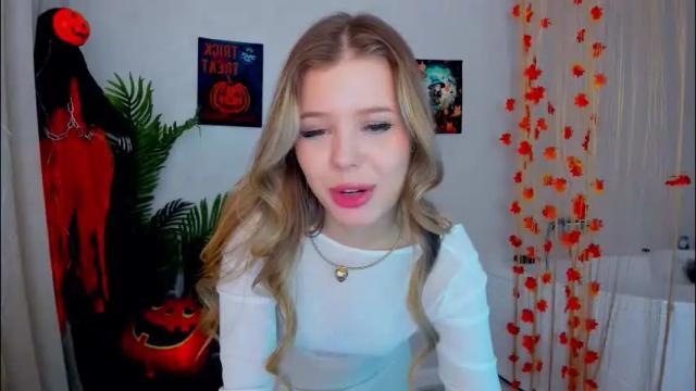 Image 2 of unforgettablalice Stream on Chaturbate on 2 months ago