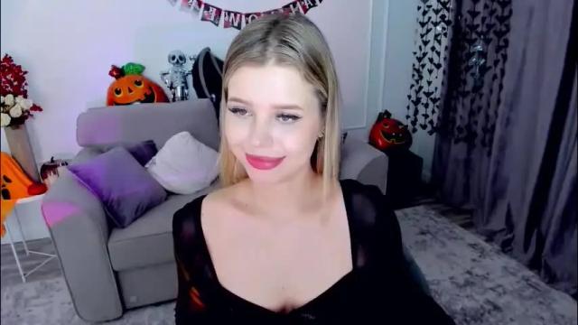 Image 11 of unforgettablalice Stream on Chaturbate on 2 months ago